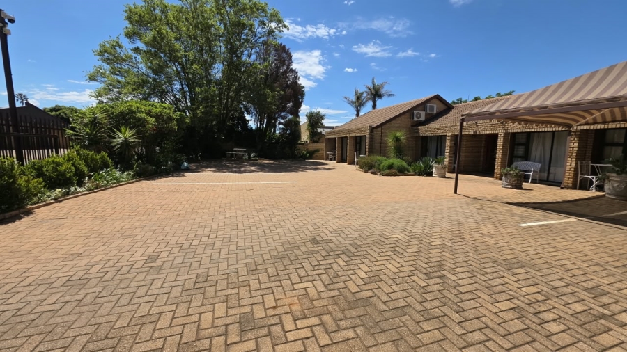 Commercial Property for Sale in Flamwood North West
